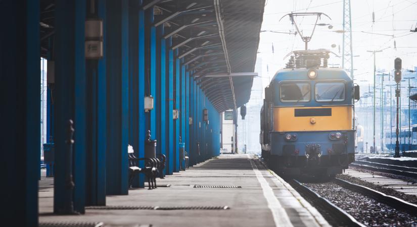 Teljes vágányzárat hirdetett a MÁV: foghatja a fejét, aki erre indulna vonattal