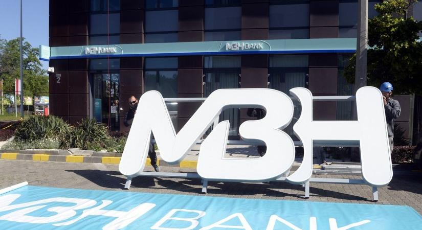 Mirkóczki Ádám a Mészáros Lőrinc-féle bankba akarja vinni a város számlavezetését