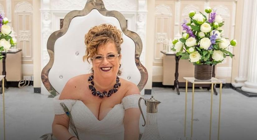 20 évig spórolt az álomesküvőre, végül magát vette el a brit nő
