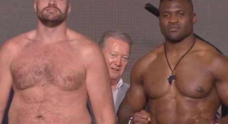 Tyson Fury az apjával együtt nézett farkasszemet Francis Ngannouval