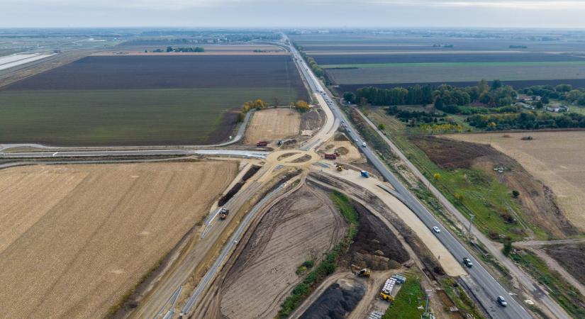 Akár határidő előtt elkészülhet a 33-as főút négysávosítása