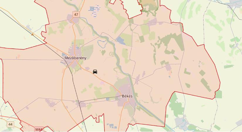 Felborított egy buszt az erős oldalszél Mezőberény és Békés között