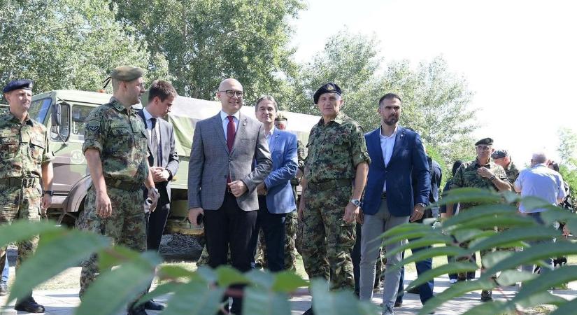 Szerb védelmi miniszter: Pristina nem tartja be a megállapodásokat