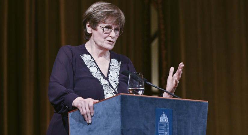 Visszaéltek Karikó Katalin nevével az interneten