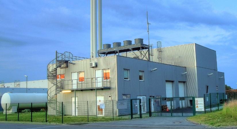 Átadták a 10,5 milliárd forintból fejlesztett biomassza-fűtőművet és a kibővült távhőhálózatot Kecskeméten