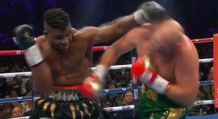 Francis Ngannou sokkolta a világot, leütötte Tyson Fury-t!