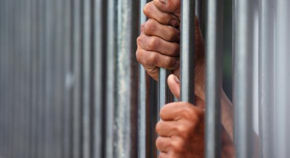 Katar 8 indiai állampolgárt ítélt halálra állítólagos kémkedés vádjával