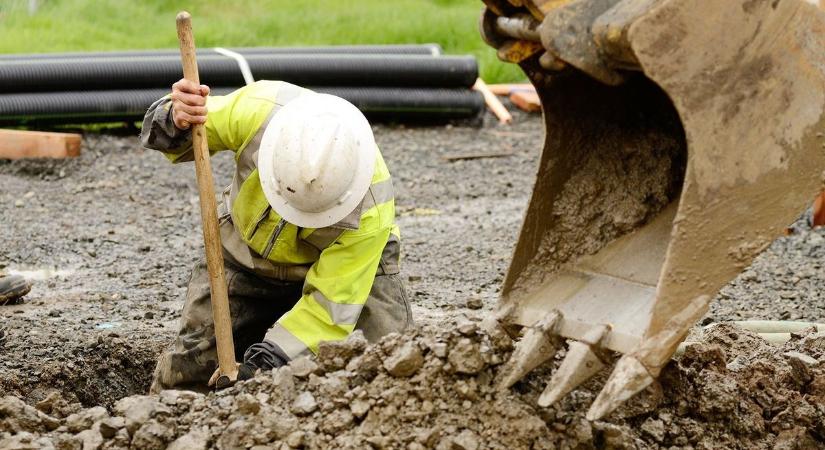 Nőtt a fizikai munkát végzők reálbére a harmadik negyedévben – állítják az elemzők