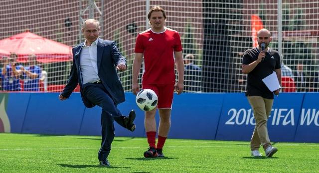 Hiába puhulnak a nemzetközi szervezetek, és oldanak fel bizonyos tiltásokat, az orosz foci kálváriája még messze nem ért véget