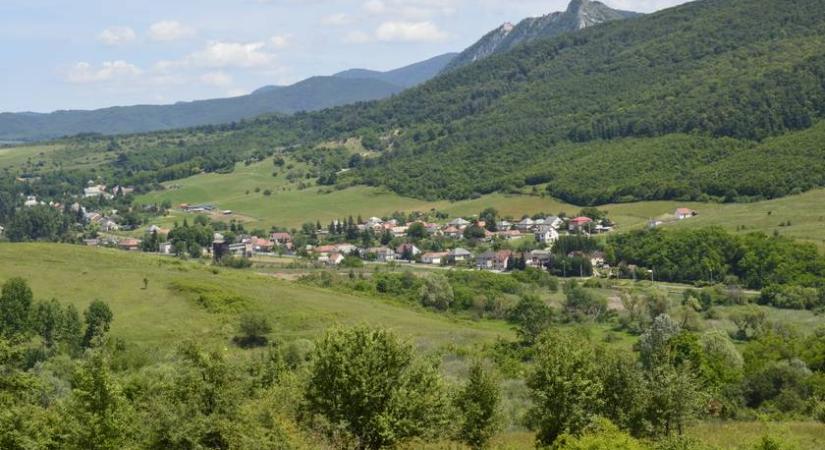 Mesébe illik a 400 fős falu dimbes-dombos tájon: a Bükk-vidék 8 különleges gyöngyszeme