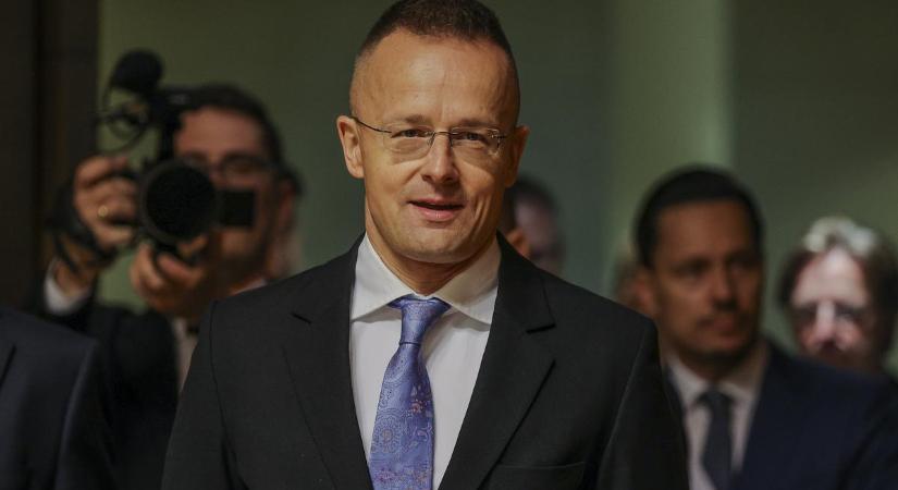 Egy idilli nap: Szijjártó Péter családtagjai és Dzsudzsák Balázs társaságában ünnepli születésnapját - fotó