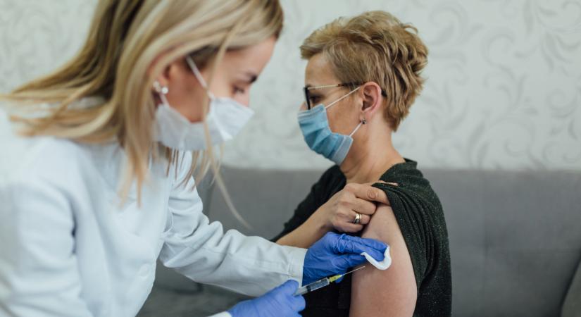 Újabb fontos védőoltásra hívják fel a figyelmet: október 30-tól rengeteg magyar ingyen beadathatja