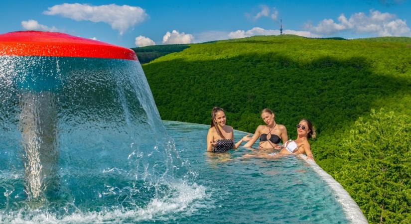 Pihenés az ország legszebb panorámájával – Hotel Ózon, mert „magasan a legjobb”