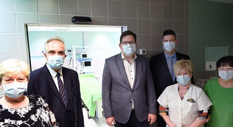 Korszerű műtőt adtak át a debreceni Fül-Orr-Gégészeti és Fej-Nyaksebészeti Klinikán