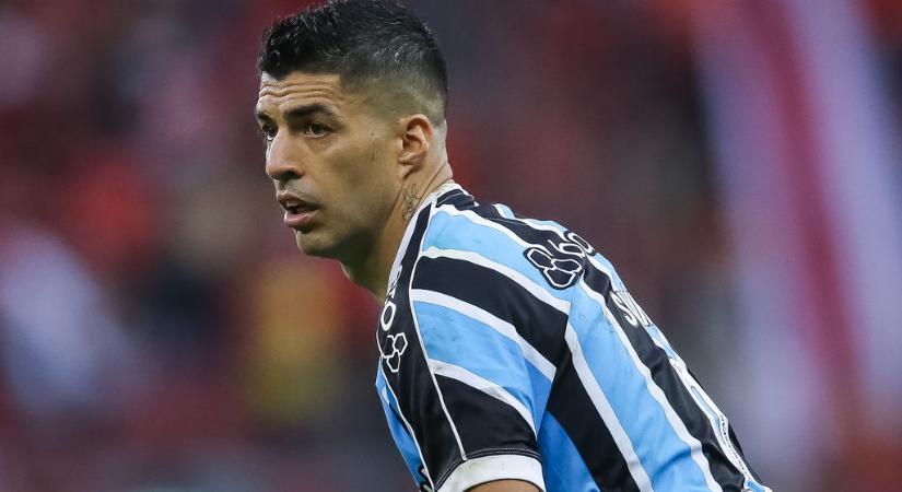 Eldőlt, hol folytatja Luis Suárez
