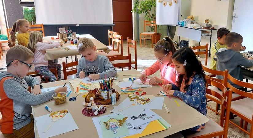 Kreatív alkotásokat készítettek a pásztói gyerekek, program várta őket az őszi szünetben
