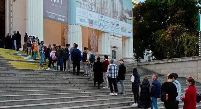 Dúró Dóra szerint a Nemzeti Múzeum főigazgatója az aberrációhoz vonzódik, az LMBTQ-fotósorozat készítője pedig „nem magunkfajta”
