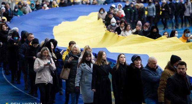Az ukránok immár több mint kétharmada szerint a háború ellenére is lehet bírálni a hatóságokat – közvélemény-kutatás