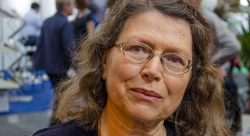 Ahány nő, annyi választás – Ladik Katalin kiállítása és élete is ezt bizonyítja