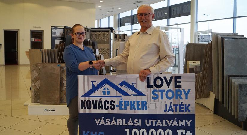 A szerencsés nyertesünk átvette a 100.000 forint értékű Kovács-Épker vásárlási utalványt!