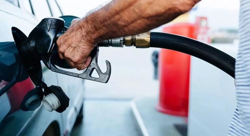 41 forinttal emelkednek az üzemanyagárak a jövedékiadó-emelés miatt januárban
