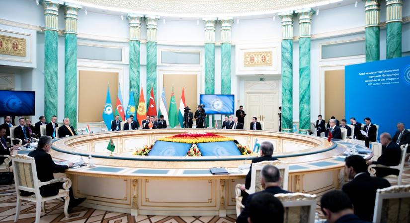 A pedagógusok béremelésére nem telik! Bezzeg 100 millió euróval beszáll Magyarország a Türk Befektetési Alapba