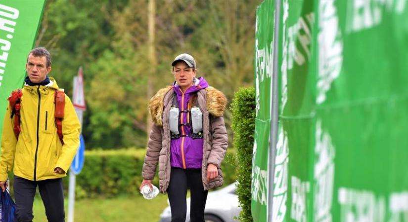 Macerás volt az öltözködés, de győzött a Balaton-kerülő versenyen