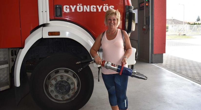 Tűzoltó egyenruhát öltene a verpeléti édesanya, aki igazi példakép