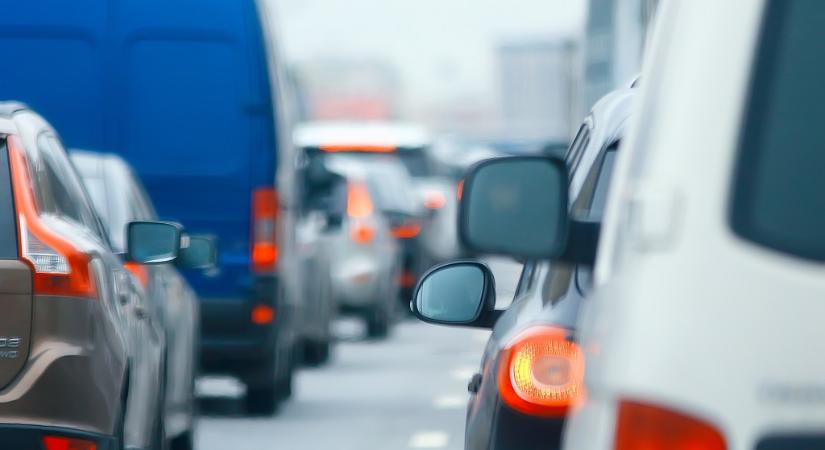 Kezdődik a suli, pokoli helyzet a fővárosba tartó utakon