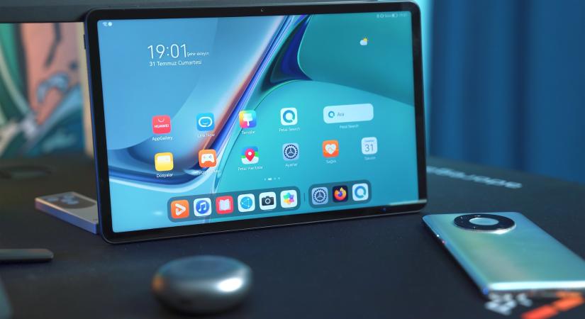 A Sony ejtette a Huaweit – A P70-es készülék kameráit házon belül gyártják le