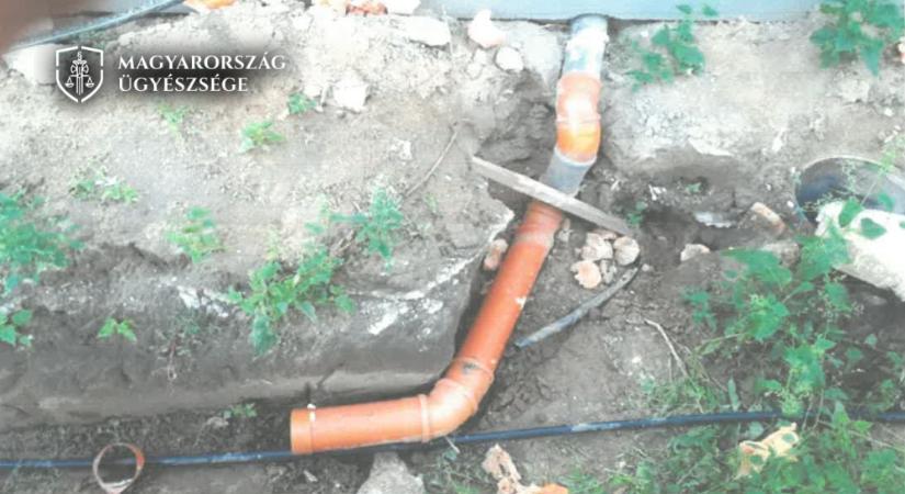 Nem fizették ki, megrongálta az általa épített házat a vállalkozó Csornán