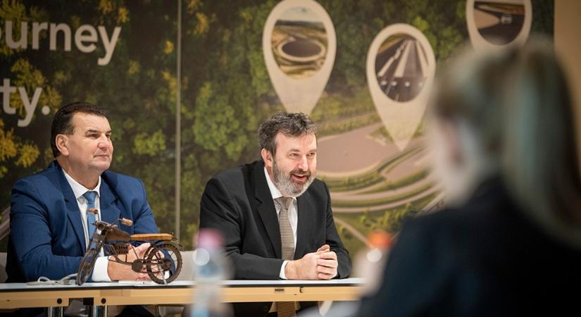 A győri egyetemen keresztül végül az adófizetők finanszírozzák egy Fidesz-közeli cég ingatlanvásárlását