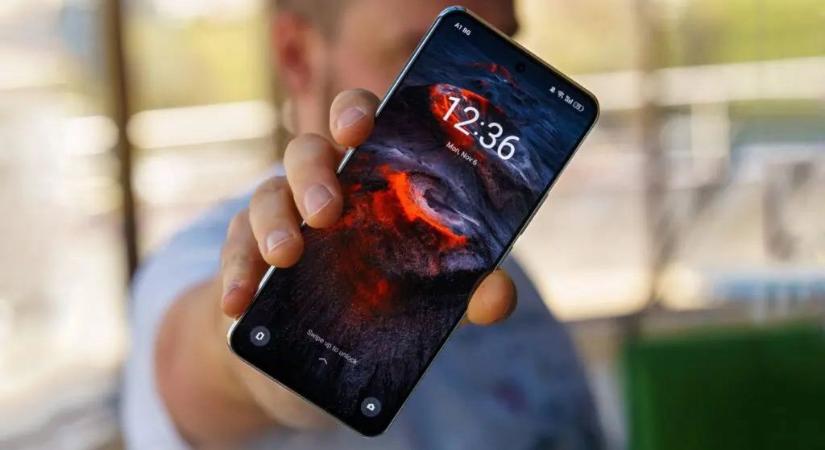 Brutális fényerejű kijelzővel jön a Realme GT5 Pro