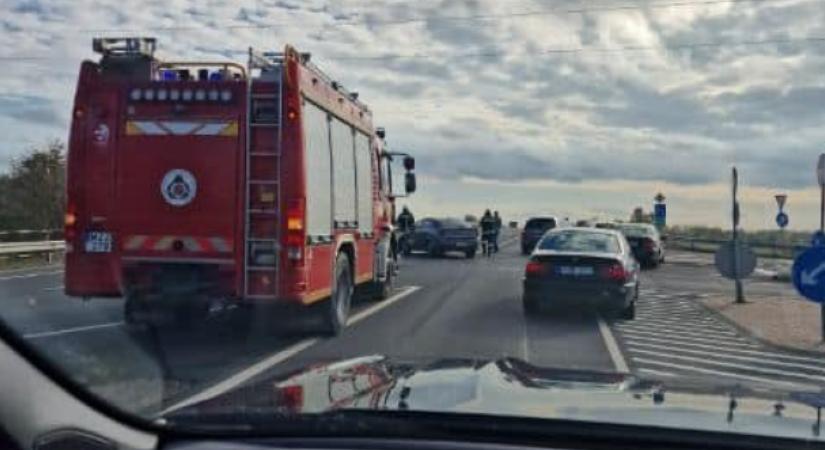Baleset történt az M3-33-as lehajtónál, Füzesabonynál!