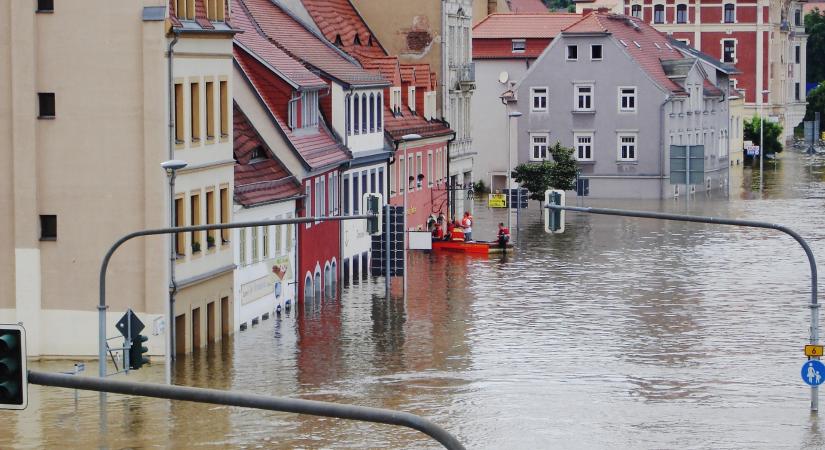 Árvizeket és földcsuszamlásokat okoz a heves esőzés Szlovéniában