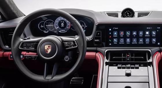 Triplakijelzős high-tech műszerfal a megújult Porsche Panamerában