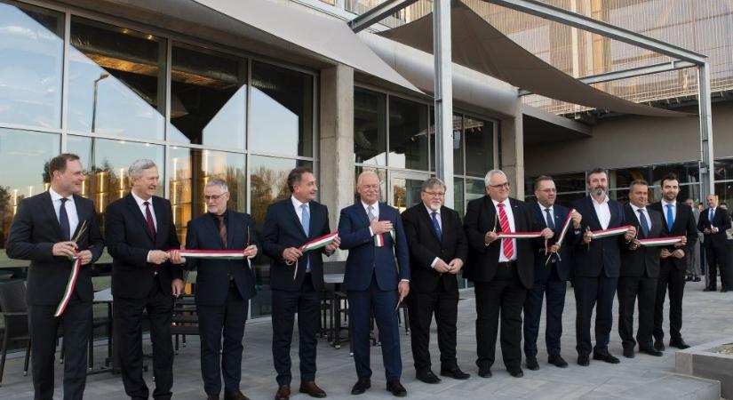 Átadták a Tudományos és Innovációs Park épületét Győrben