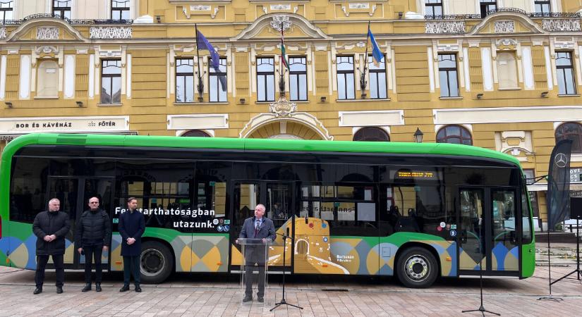 Védett: Egy ismerősön keresztül vásárolt majdnem ötszáz darab kínai-török gumiabroncsot a Tüke Busz!
