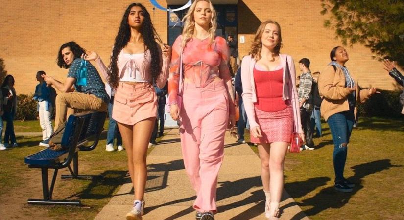 2004 lenne? Itt az új Bajos csajok-film előzetese
