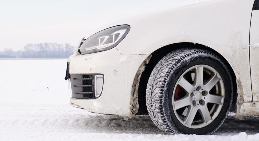 Drága és hosszú november vár a magyar autósokra: nincs mese, ezért is fizetniük kell