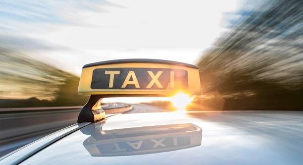 Pofon verte utasát egy szombathelyi taxis