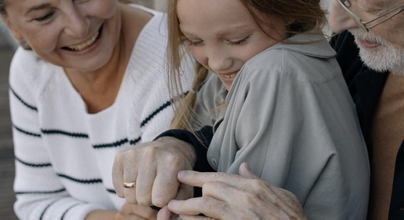 Nagyi nemcsak nagyi, hanem munkavállaló, friss feleség és házi ápoló is – egy modern nagymama tapasztalatai
