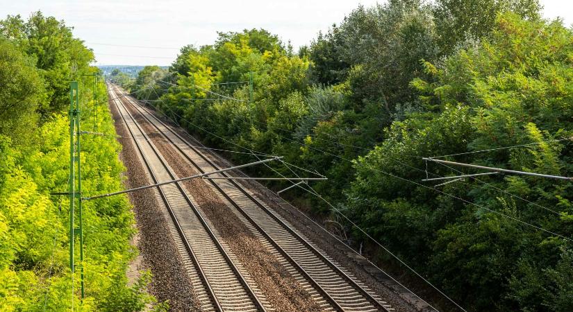 Eredményes közbeszerzéssel haladt tovább a Győr és Szolnok között kiépülő új vasútvonal