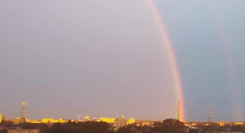 Szivárvánnyal ébredt Győr