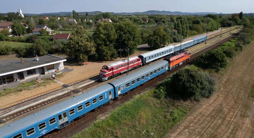 Módosul az észak-balatoni vonatok menetrendje hétvégén