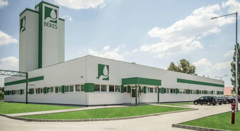 Magasraktárral, KF laboratóriummal és irodai épülettel bővült a Béres szolnoki üzeme