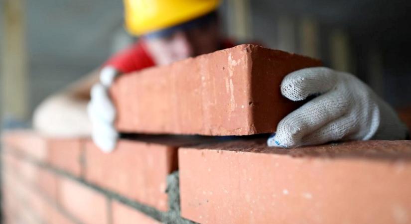 Csaknem húszezer baranyai álláskeresőt támogatott a vármegyei kormányhivatal