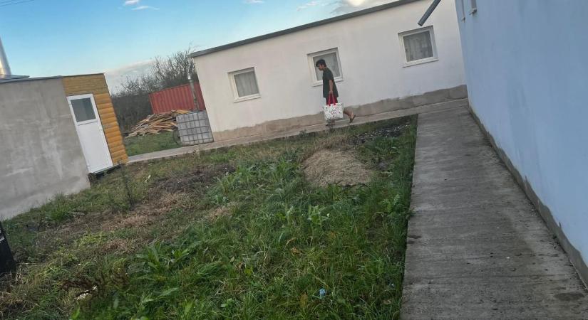 Kerecsenden a Fülöp-szigeteki gombaszedőknek épült Uniós konténerfalu – persze, hogy uniós pénzből