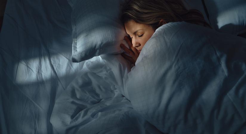 Mutatunk egy zseniálisan egyszerű módszert az alvásminőség javítására
