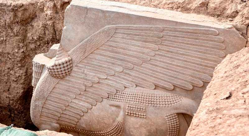 Egy 2.700 éves szobrot ástak ki Irakban